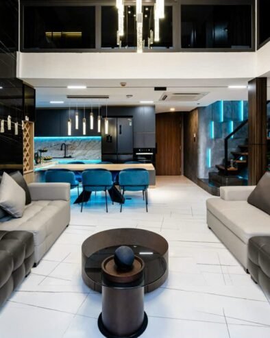 LOFTHOUSE | GALLERIA RESIDENCE